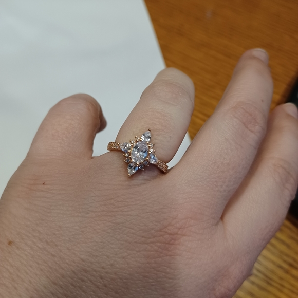 Rose gold ring - Picture 1 of 3